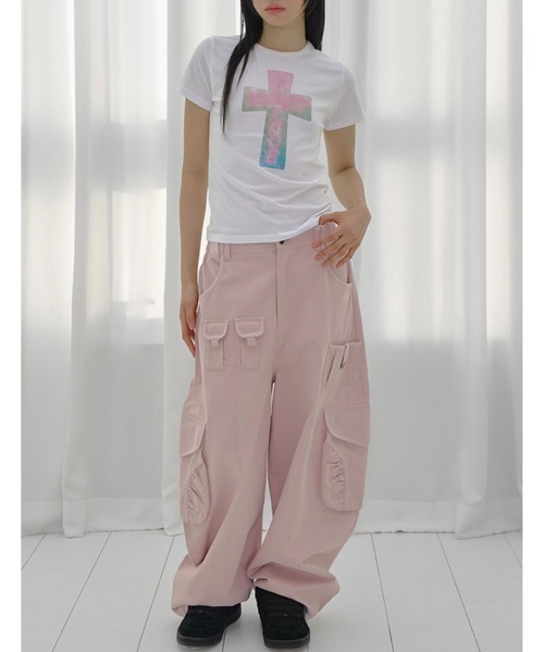 FANCY CLUB(ファンシークラブ)の「【FANCY CLUB】FROSS GLOSSY TEE / 【ファンシークラブ】フロスグロッシークロス半袖Tシャツ(Tシャツ/カットソー・レディース・ブラック/ホワイト・ONE SIZE)」の3枚目の写真
