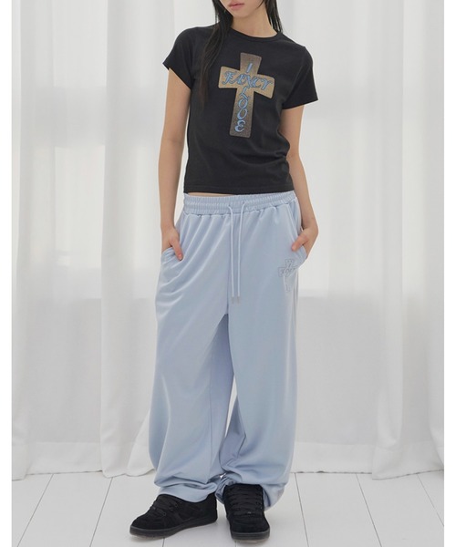 FANCY CLUB(ファンシークラブ)の「【FANCY CLUB】FROSS GLOSSY TEE / 【ファンシークラブ】フロスグロッシークロス半袖Tシャツ(Tシャツ/カットソー・レディース・ブラック/ホワイト・ONE SIZE)」の13枚目の写真
