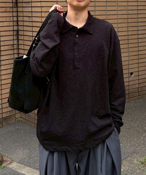 Chikashitsu +(チカシツプラス)の「【Chikashitsu +】sheer cotton polo long sleeve / 【チカシツプラス】シアーコットン長袖ポロシャツ<着用動画あり>(ポロシャツ・メンズ・チャコール/ホワイト/ブラック・ONE SIZE)」の1枚目の写真