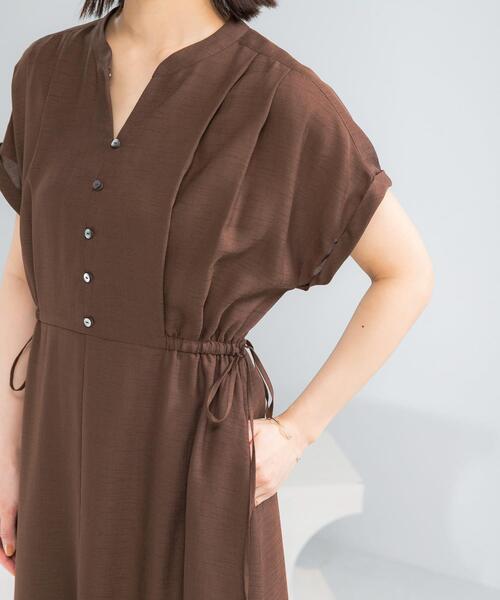 URBAN RESEARCH ROSSO WOMEN(アーバンリサーチ ロッソ)の「ウォッシャブルセミシアー2WAYネックワンピース(ワンピース・レディース・ブルー/ブラウン/ブラック・FREE)」の8枚目の写真