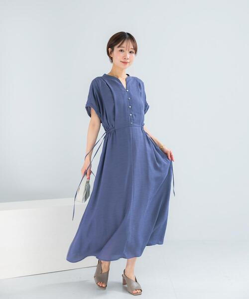 URBAN RESEARCH ROSSO WOMEN(アーバンリサーチ ロッソ)の「ウォッシャブルセミシアー2WAYネックワンピース(ワンピース・レディース・ブルー/ブラウン/ブラック・FREE)」の5枚目の写真