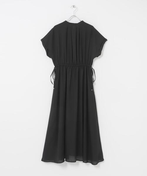URBAN RESEARCH ROSSO WOMEN(アーバンリサーチ ロッソ)の「ウォッシャブルセミシアー2WAYネックワンピース(ワンピース・レディース・ブルー/ブラウン/ブラック・FREE)」の19枚目の写真
