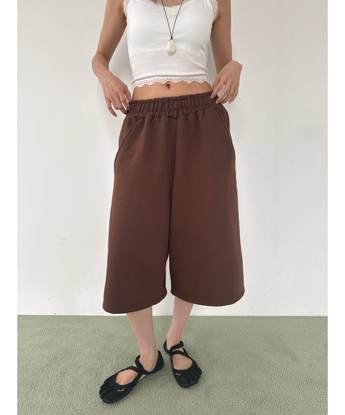 Didot.showroom（ディドット ショールーム）の「カーブライン バミューダ スウェットパンツ（スウェットパンツ・レディース・ブラック/スカイブルー/ブラウン/グレー・FREE）」の3枚目の写真
