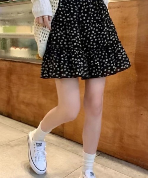 mielu(ミエル)の「フラワーティアードミニスカート(スカート・レディース・ブラック・LARGE)」の4枚目の写真