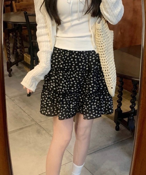 mielu(ミエル)の「フラワーティアードミニスカート(スカート・レディース・ブラック・LARGE)」の5枚目の写真