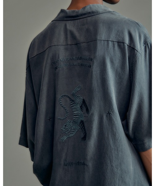 ADAM PATEK(アダムパテック)の「ADAMPATEK/tiger embroidery short sleeve shirt/刺繍入りテンセルオープンカラーシャツ(AP2615033)(シャツ/ブラウス・レディース・ブラック/ホワイト/ピンク・1/2)」の2枚目の写真