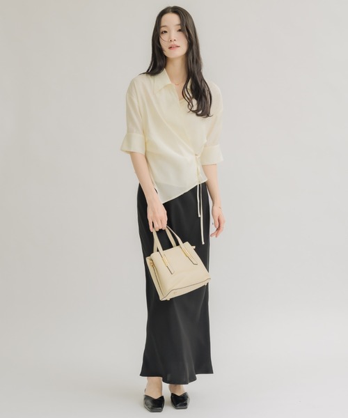 NEUNA(ヌナ)の「【着るだけでウエスト爆誕!!】カシュクールリボンハーフスリーブシャツ(シャツ/ブラウス・レディース・アイボリー/ネイビー・FREE)」の13枚目の写真