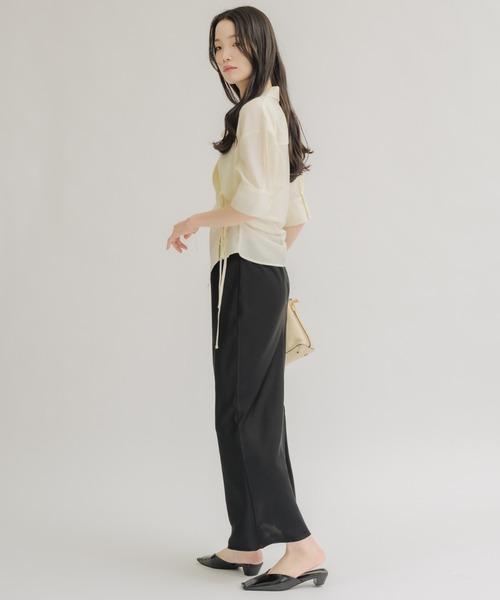 NEUNA(ヌナ)の「【着るだけでウエスト爆誕!!】カシュクールリボンハーフスリーブシャツ(シャツ/ブラウス・レディース・アイボリー/ネイビー・FREE)」の14枚目の写真