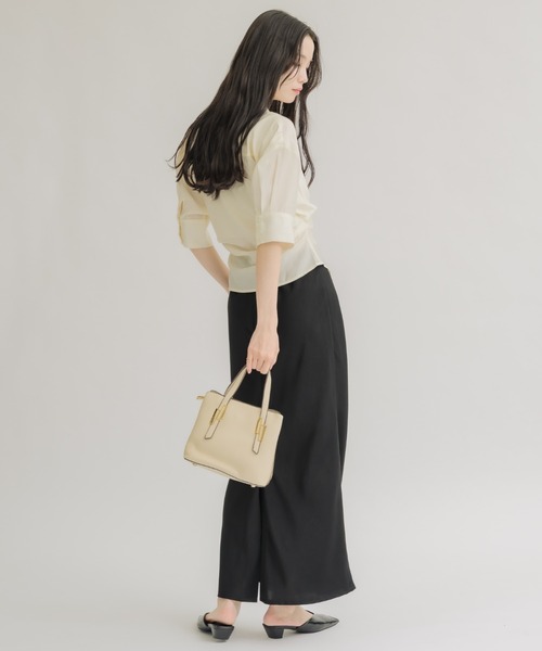 NEUNA(ヌナ)の「【着るだけでウエスト爆誕!!】カシュクールリボンハーフスリーブシャツ(シャツ/ブラウス・レディース・アイボリー/ネイビー・FREE)」の4枚目の写真
