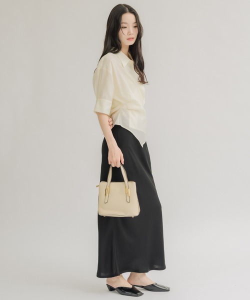 NEUNA(ヌナ)の「【着るだけでウエスト爆誕!!】カシュクールリボンハーフスリーブシャツ(シャツ/ブラウス・レディース・アイボリー/ネイビー・FREE)」の3枚目の写真