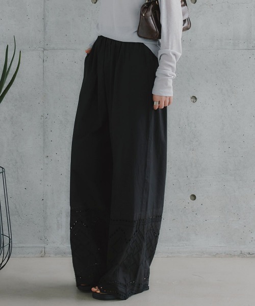 slattgir(スラットジール)の「高身長 綿100%裾刺しゅうパンツ(トールサイズ)Essenave(その他パンツ・レディース・ブラック/チャコール/カーキ・TM/TL/TLL/T3L/T4L/T5L)」の2枚目の写真