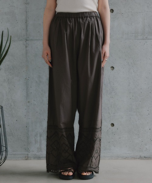 slattgir(スラットジール)の「高身長 綿100%裾刺しゅうパンツ(トールサイズ)Essenave(その他パンツ・レディース・ブラック/チャコール/カーキ・TM/TL/TLL/T3L/T4L/T5L)」の21枚目の写真