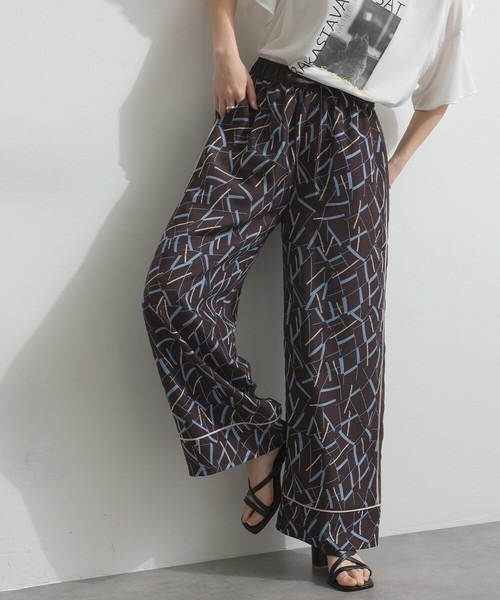 le colis(ルコリ)の「総柄プリント パイピング ストレート パンツ(その他パンツ・レディース・ブラウン系その他/ベージュ系その他/グリーン系その他/ブラック系その他・FREE)」の3枚目の写真