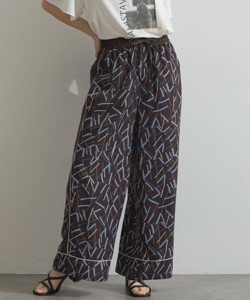 le colis(ルコリ)の「総柄プリント パイピング ストレート パンツ(その他パンツ・レディース・ブラウン系その他/ベージュ系その他/グリーン系その他/ブラック系その他・FREE)」の9枚目の写真