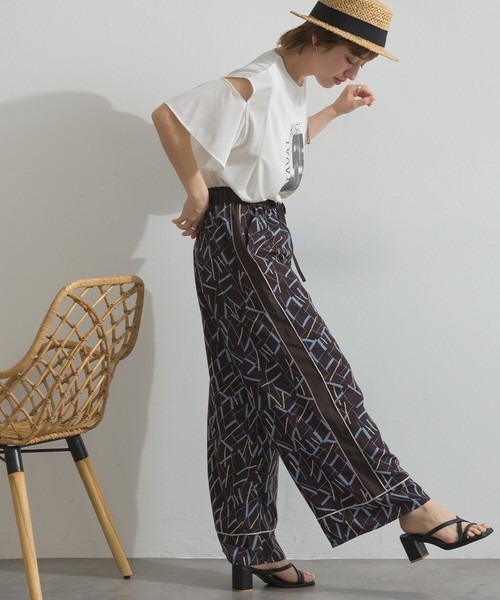 le colis(ルコリ)の「総柄プリント パイピング ストレート パンツ(その他パンツ・レディース・ブラウン系その他/ベージュ系その他/グリーン系その他/ブラック系その他・FREE)」の10枚目の写真