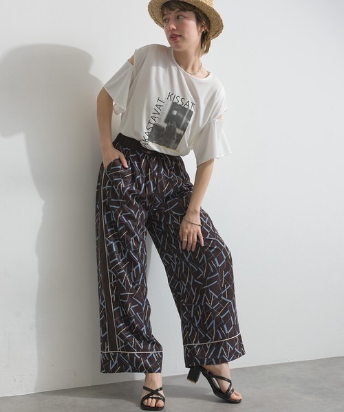 le colis(ルコリ)の「総柄プリント パイピング ストレート パンツ(その他パンツ・レディース・ブラウン系その他/ベージュ系その他/グリーン系その他/ブラック系その他・FREE)」の13枚目の写真