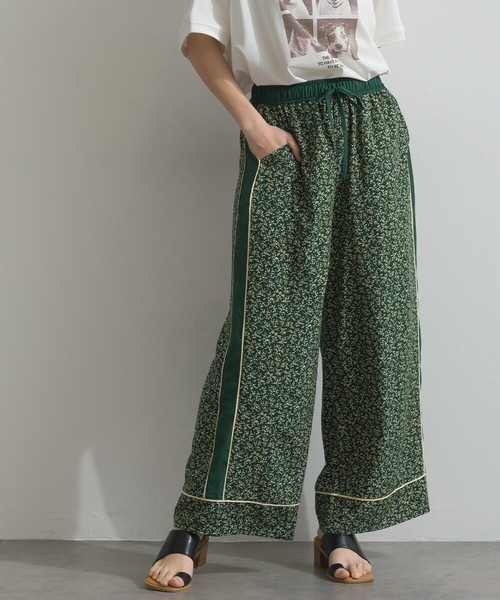 le colis(ルコリ)の「総柄プリント パイピング ストレート パンツ(その他パンツ・レディース・ブラウン系その他/ベージュ系その他/グリーン系その他/ブラック系その他・FREE)」の14枚目の写真