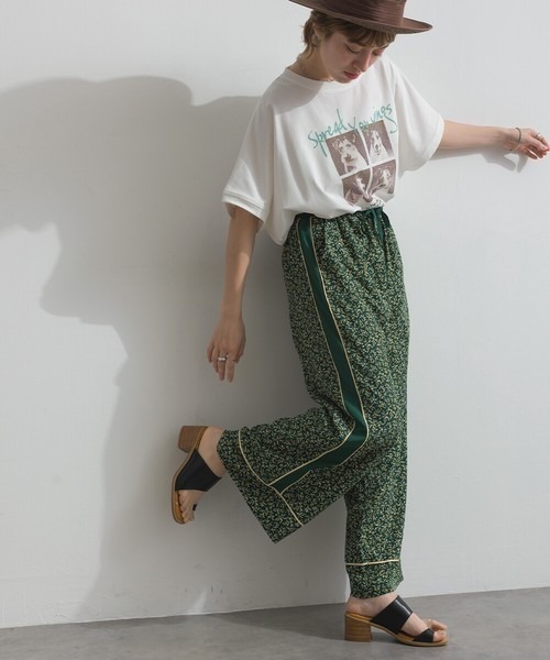 le colis(ルコリ)の「総柄プリント パイピング ストレート パンツ(その他パンツ・レディース・ブラウン系その他/ベージュ系その他/グリーン系その他/ブラック系その他・FREE)」の18枚目の写真