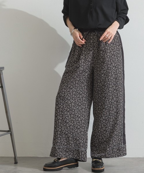 le colis(ルコリ)の「総柄プリント パイピング ストレート パンツ(その他パンツ・レディース・ブラウン系その他/ベージュ系その他/グリーン系その他/ブラック系その他・FREE)」の19枚目の写真