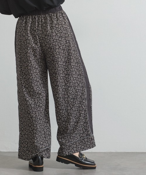 le colis(ルコリ)の「総柄プリント パイピング ストレート パンツ(その他パンツ・レディース・ブラウン系その他/ベージュ系その他/グリーン系その他/ブラック系その他・FREE)」の21枚目の写真