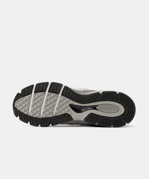 NEW BALANCE(ニューバランス)の「New Balance U990GR4(スニーカー・メンズ・チャコールグレー・25.5cm/26cm/30cm/26.5cm/27cm/27.5cm/28cm/28.5cm/29cm/25cm)」の4枚目の写真