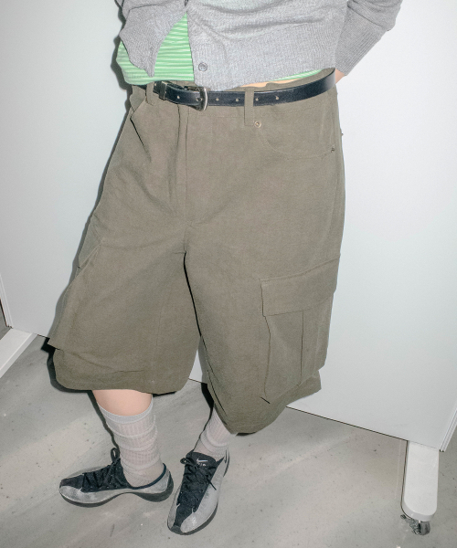 CHICKS（チックス）の「ラフテクスチャカーゴバミューダパンツスモークカーキ（その他パンツ・レディース・カーキ・ONE SIZE）」の2枚目の写真