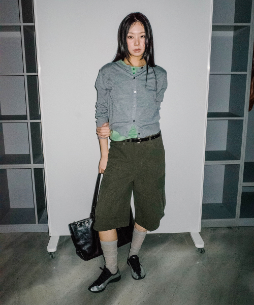 CHICKS（チックス）の「ラフテクスチャカーゴバミューダパンツスモークカーキ（その他パンツ・レディース・カーキ・ONE SIZE）」の3枚目の写真