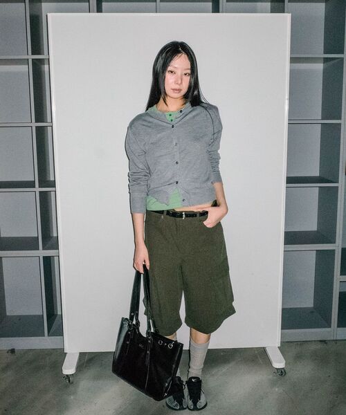CHICKS（チックス）の「ラフテクスチャカーゴバミューダパンツスモークカーキ（その他パンツ・レディース・カーキ・ONE SIZE）」の5枚目の写真