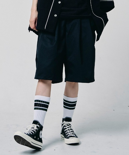 EFFECTEN(エフェクテン)の「mp15129-Wide 2tuck short pants ワイドショートパンツ(efdig-13)(その他パンツ・メンズ・ベージュ/ブラック・S/M/L/XL)」の1枚目の写真