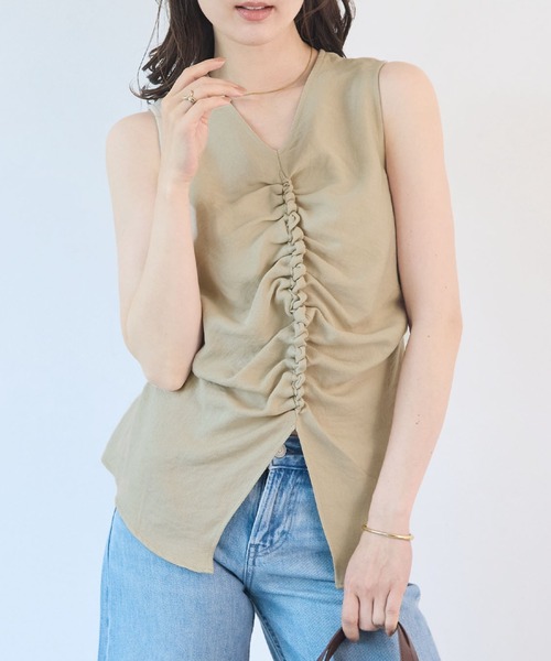 Futier land(フューティアランド)の「Vネックバックリボンシャーリングトップス(Tシャツ/カットソー・レディース・ブラック/ベージュ/ブルー・MEDIUM/LARGE)」の3枚目の写真