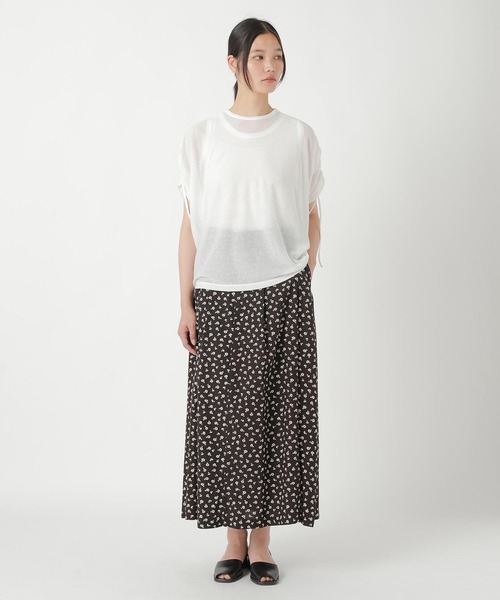 ZUCCa(ズッカ)の「NADESHIKO FLOWER PRINT / スカート(スカート・レディース・ブラック・M size)」の2枚目の写真