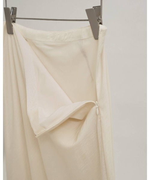 TODAYFUL（トゥデイフル）の「Washer Pencil Skirt 12610807（スカート・レディース・オフホワイト/ブラック/バーガンディー・38/36）」の4枚目の写真