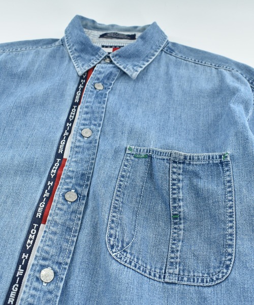 TOMMY HILFIGER(トミーヒルフィガー)の「【USED】90’s TOMMY HILFIGER デニムシャツ(シャツ/ブラウス・メンズ・ブルー・LARGE)」の2枚目の写真