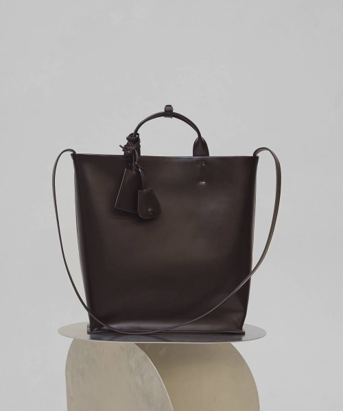 TODAYFUL(トゥデイフル)の「【TODAYFUL/トゥデイフル】Useful Leather Bag (L)/トートバッグ(ショルダーバッグ・レディース・ダークブラウン/ブラック・FREE)」の2枚目の写真