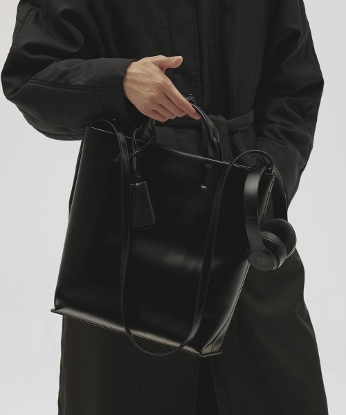 TODAYFUL(トゥデイフル)の「【TODAYFUL/トゥデイフル】Useful Leather Bag (L)/トートバッグ(ショルダーバッグ・レディース・ダークブラウン/ブラック・FREE)」の6枚目の写真