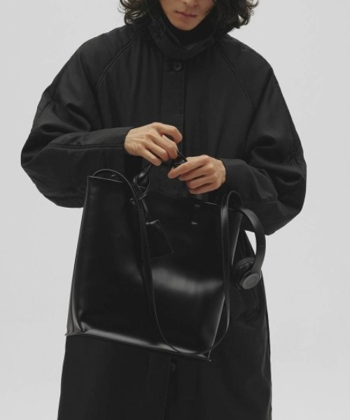 TODAYFUL(トゥデイフル)の「【TODAYFUL/トゥデイフル】Useful Leather Bag (L)/トートバッグ(ショルダーバッグ・レディース・ダークブラウン/ブラック・FREE)」の7枚目の写真