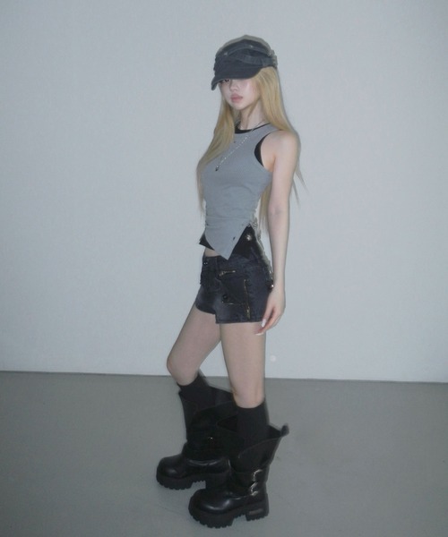 THEAIRTOWN(ジエアタウン)の「side chrome ribbed tank top(タンクトップ・レディース・ブラック/グレー・FREE)」の8枚目の写真