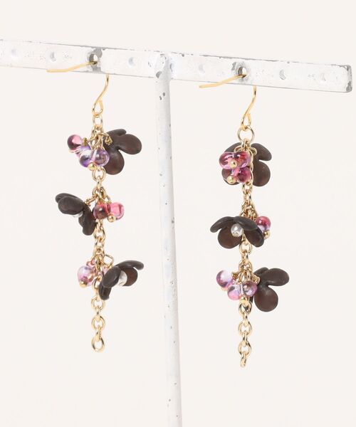 tone（トーン）の「【Ｍian.invitation】夜に咲く花モチーフピアス パープル｜宵花(MA)（ピアス（両耳用）・レディース・ゴールド・FREE）」の2枚目の写真