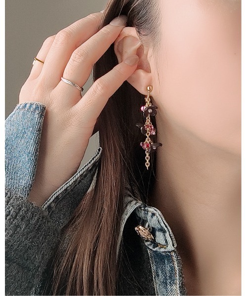 tone（トーン）の「【Ｍian.invitation】夜に咲く花モチーフピアス パープル｜宵花(MA)（ピアス（両耳用）・レディース・ゴールド・FREE）」の6枚目の写真