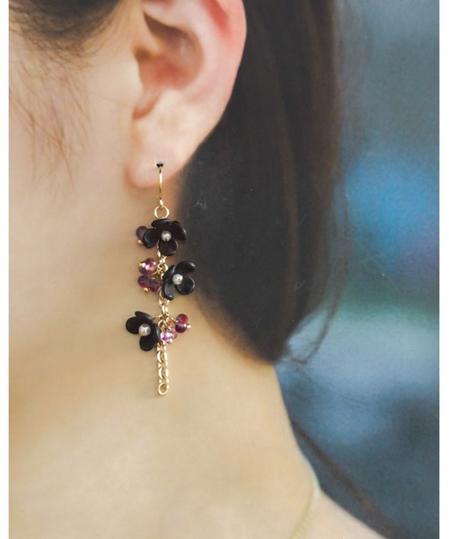 tone（トーン）の「【Ｍian.invitation】夜に咲く花モチーフピアス パープル｜宵花(MA)（ピアス（両耳用）・レディース・ゴールド・FREE）」の3枚目の写真