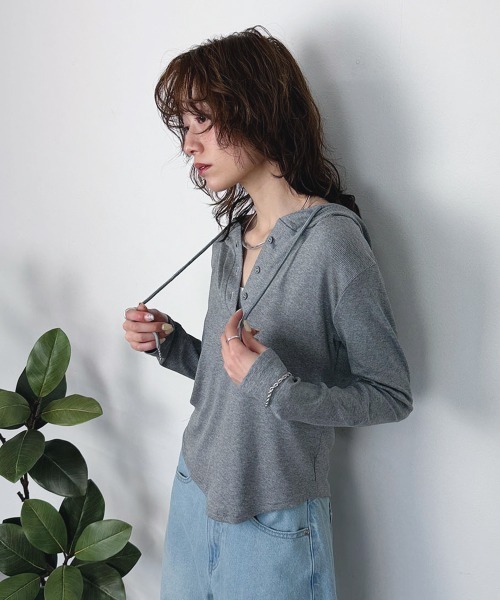 mellomela.(メロメラ)の「ヘンリーネックフーディー(Tシャツ/カットソー・レディース・ホワイト/グレー/ブラック・FREE)」の11枚目の写真