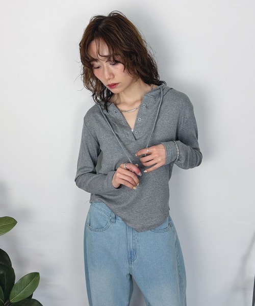 mellomela.(メロメラ)の「ヘンリーネックフーディー(Tシャツ/カットソー・レディース・ホワイト/グレー/ブラック・FREE)」の12枚目の写真