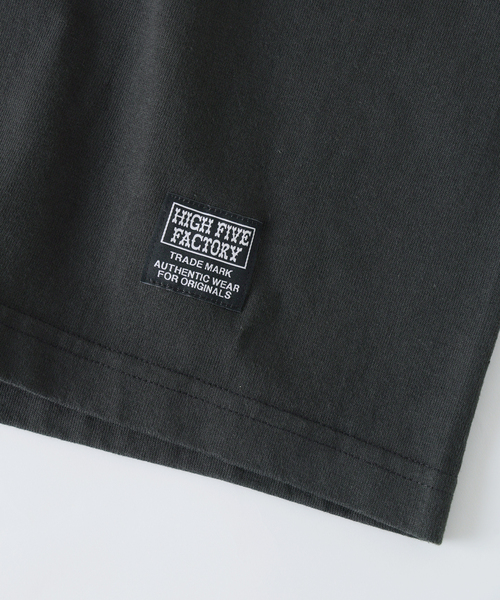 JOURNAL STANDARD relume(ジャーナルスタンダード レリューム)の「CHAMPION / チャンピオン 別注 T1011 HIGH FIVE FACTORY クラシックロゴT(Tシャツ/カットソー・メンズ・ブラック・X-LARGE/MEDIUM)」の9枚目の写真