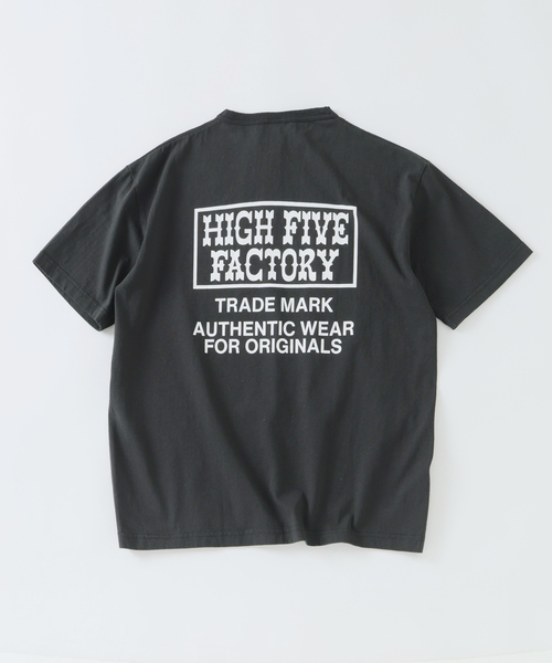 JOURNAL STANDARD relume(ジャーナルスタンダード レリューム)の「CHAMPION / チャンピオン 別注 T1011 HIGH FIVE FACTORY クラシックロゴT(Tシャツ/カットソー・メンズ・ブラック・X-LARGE/MEDIUM)」の10枚目の写真