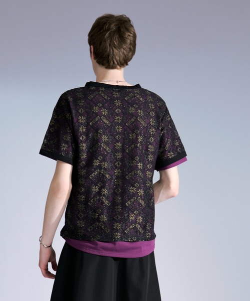 Ellno Loset(エルノロゼット)の「ラメプリントレースレイヤードTシャツ(Tシャツ/カットソー・メンズ・ボルドー/ブラック・SMALL/LARGE/MEDIUM)」の3枚目の写真
