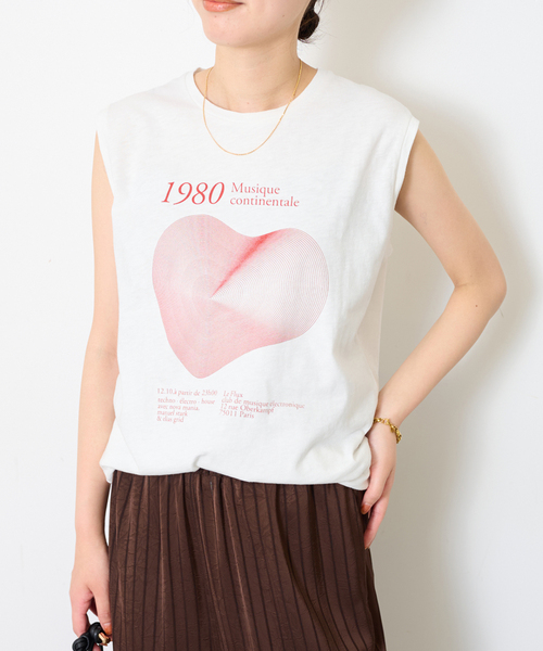 SLOBE IENA(スローブイエナ)の「グラフィックノースリーブTEE(Tシャツ/カットソー・レディース・チャコールグレー/ホワイト・FREE)」の19枚目の写真