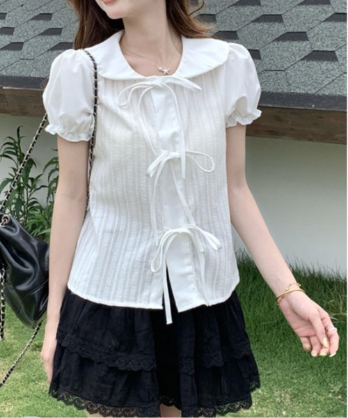 ＆soiree（アンドソワレ）の「切り替えデザインフロントリボンパフスリーブシャツ（シャツ/ブラウス・レディース・オフホワイト・X-LARGE/MEDIUM/LARGE）」の2枚目の写真