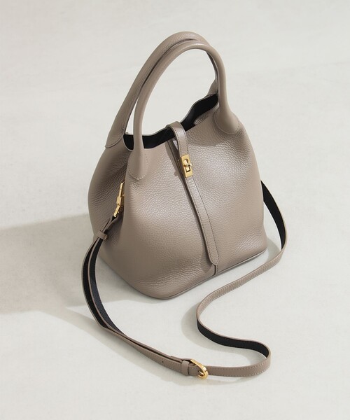 Demi-Luxe BEAMS（デミルクス ビームス）の「VIOLAd’ORO / TRERO 縦型 クロア ショルダーバッグ M（トートバッグ・レディース・ブラック/カーキ・ONE SIZE）」の2枚目の写真
