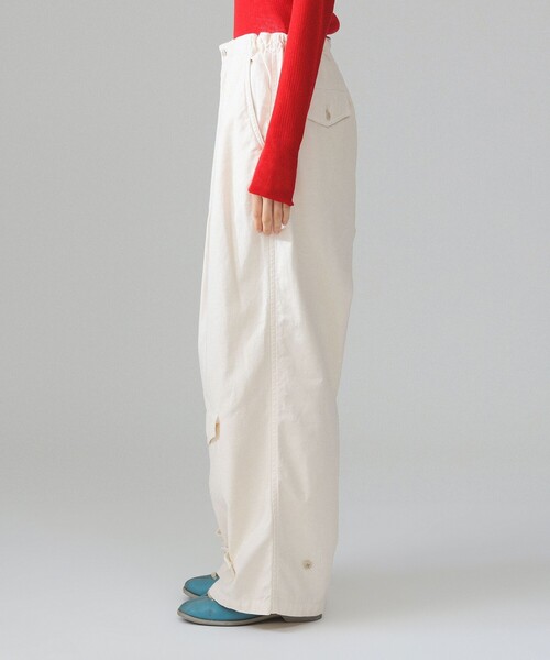 maturely(マチュアリー)の「maturely / バックサテン ミリタリーパンツ(その他パンツ・レディース・ナチュラル/ブラウン・1/0)」の14枚目の写真
