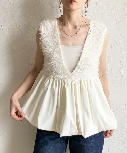 She's Closet(シーズクローゼット)の「前後2wayフェザーヤーン切り替えバルーンペプラムベスト(ベスト・レディース・ブラック/アイボリー/ブラウン・FREE)」の1枚目の写真
